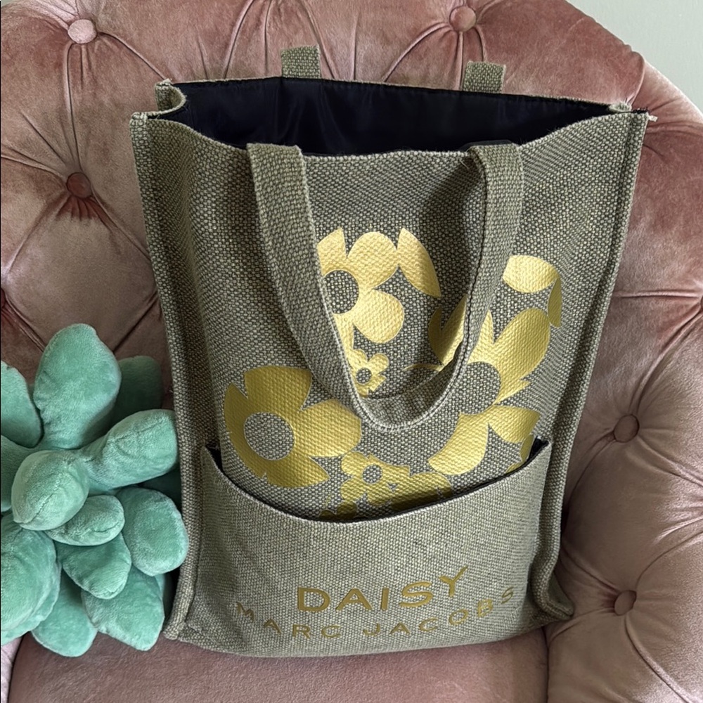 NWOT Marc Jacobs Olive Tote with Gold Floral Accents - Picture 5 of 6